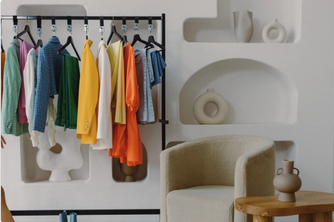 Visual merchandising presentation (sf - associate) [aop]